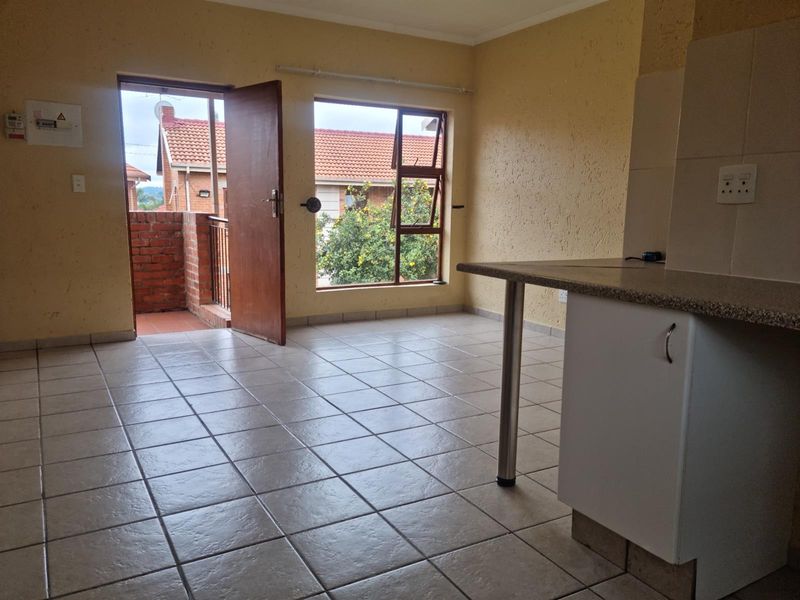 Gorgeous 3 Bedroom Apartment in Amorosa Available to Rent Immediately - Photo 5