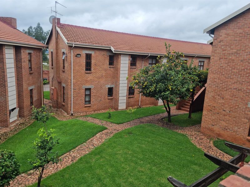 Gorgeous 3 Bedroom Apartment in Amorosa Available to Rent Immediately - Photo 3