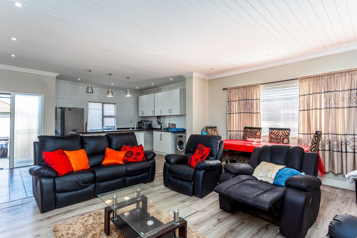 House For Sale in Oakdale, Bellville - Photo 3