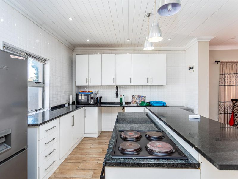 House For Sale in Oakdale, Bellville - Photo 2