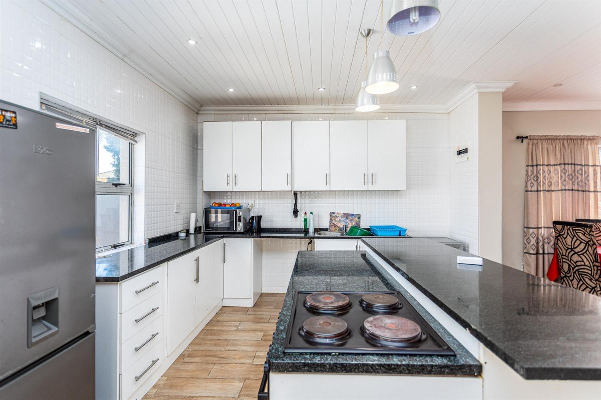 House For Sale in Oakdale, Bellville - Photo 2