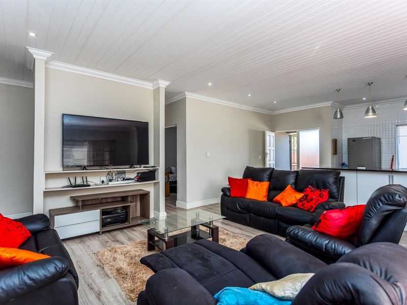 House For Sale in Oakdale, Bellville - Photo 4