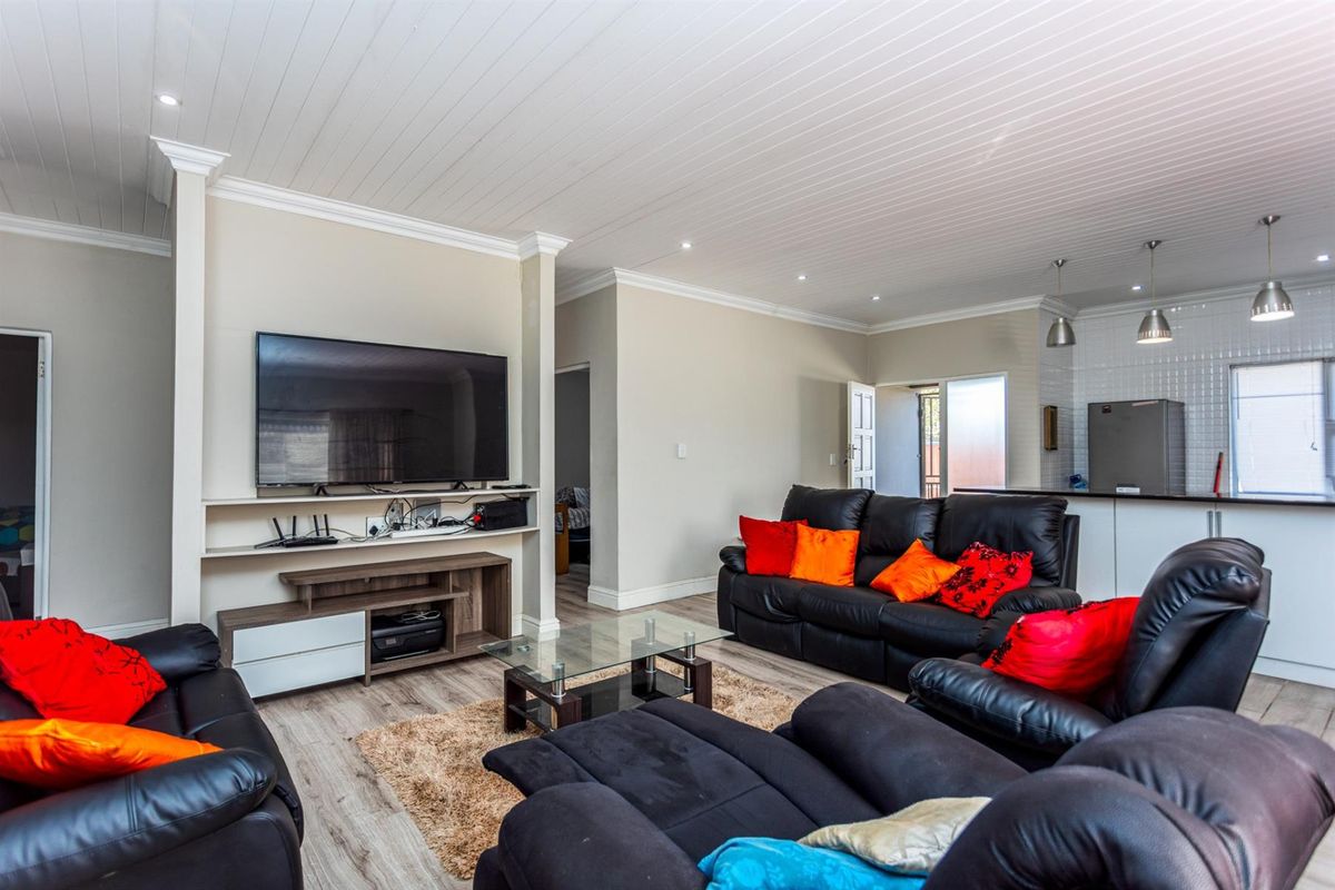 House For Sale in Oakdale, Bellville - Photo 4