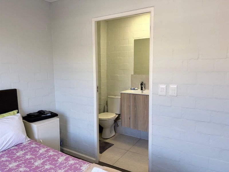 Furnished 2 Bedroom 2 Bathroom apartment in Diep River - Photo 7