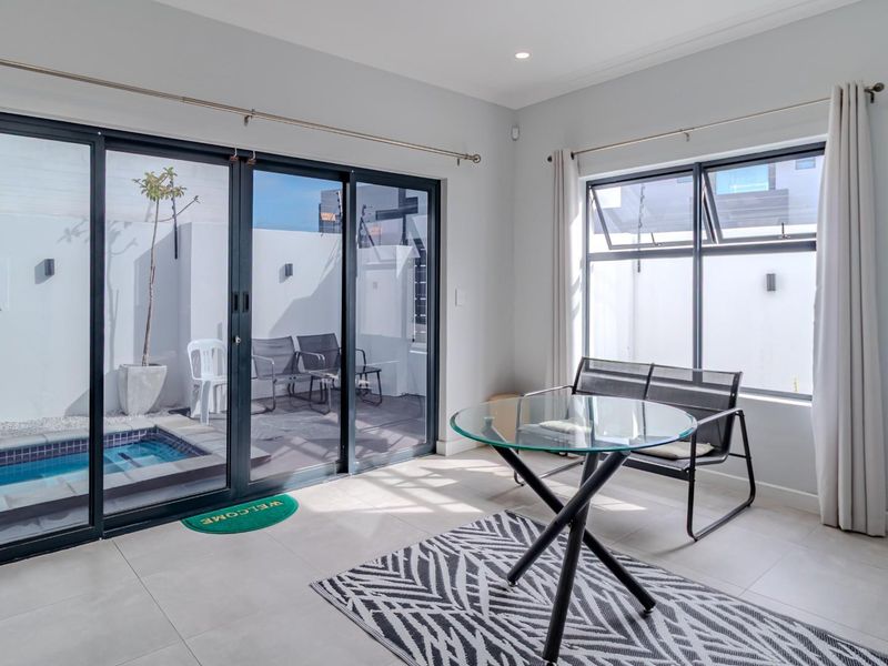 Four bedroom House for Sale in Sandown - Photo 5