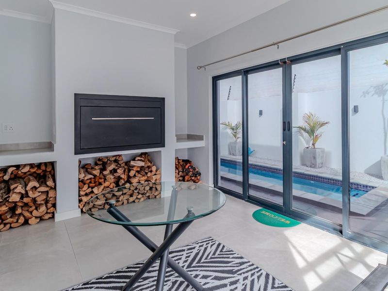 Four bedroom House for Sale in Sandown - Photo 6