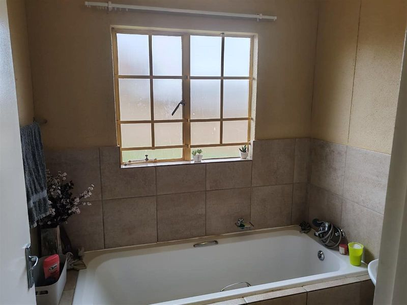 3-Bedroom House for Sale in Klerksoord, Akasia, Gauteng - Photo 7