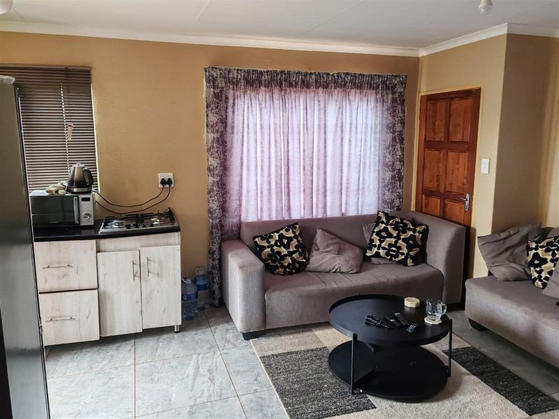 3-Bedroom House for Sale in Klerksoord, Akasia, Gauteng - Photo 5