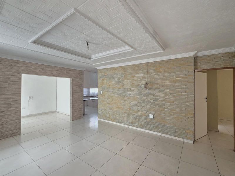 Well-Located 3 Bedroom Home in Philip Nel Park - Move-In Ready - Photo 8