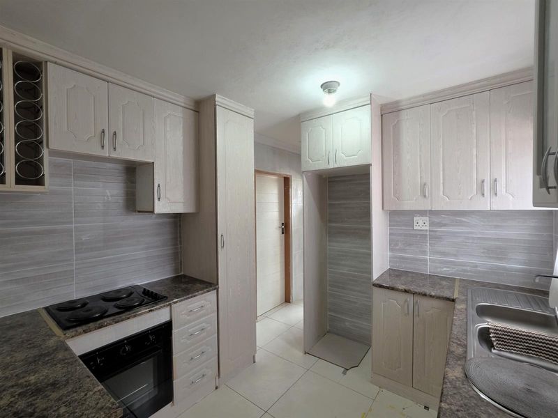 Well-Located 3 Bedroom Home in Philip Nel Park - Move-In Ready - Photo 4