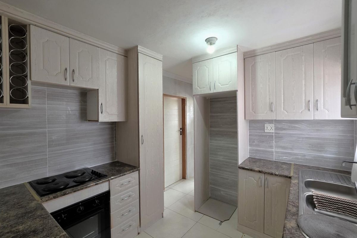 Well-Located 3 Bedroom Home in Philip Nel Park - Move-In Ready - Photo 4