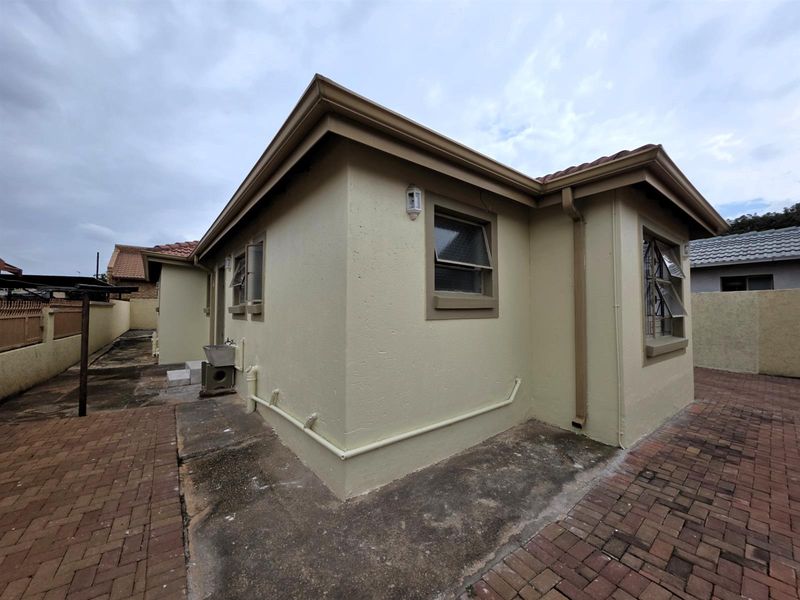 Well-Located 3 Bedroom Home in Philip Nel Park - Move-In Ready - Photo 3