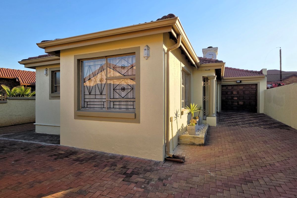 Well-Located 3 Bedroom Home in Philip Nel Park - Move-In Ready - Photo 3