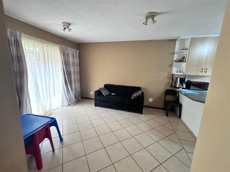 Charming 2 bedroom ground floor apartment for rental in Wonderpark Estate - Photo 5