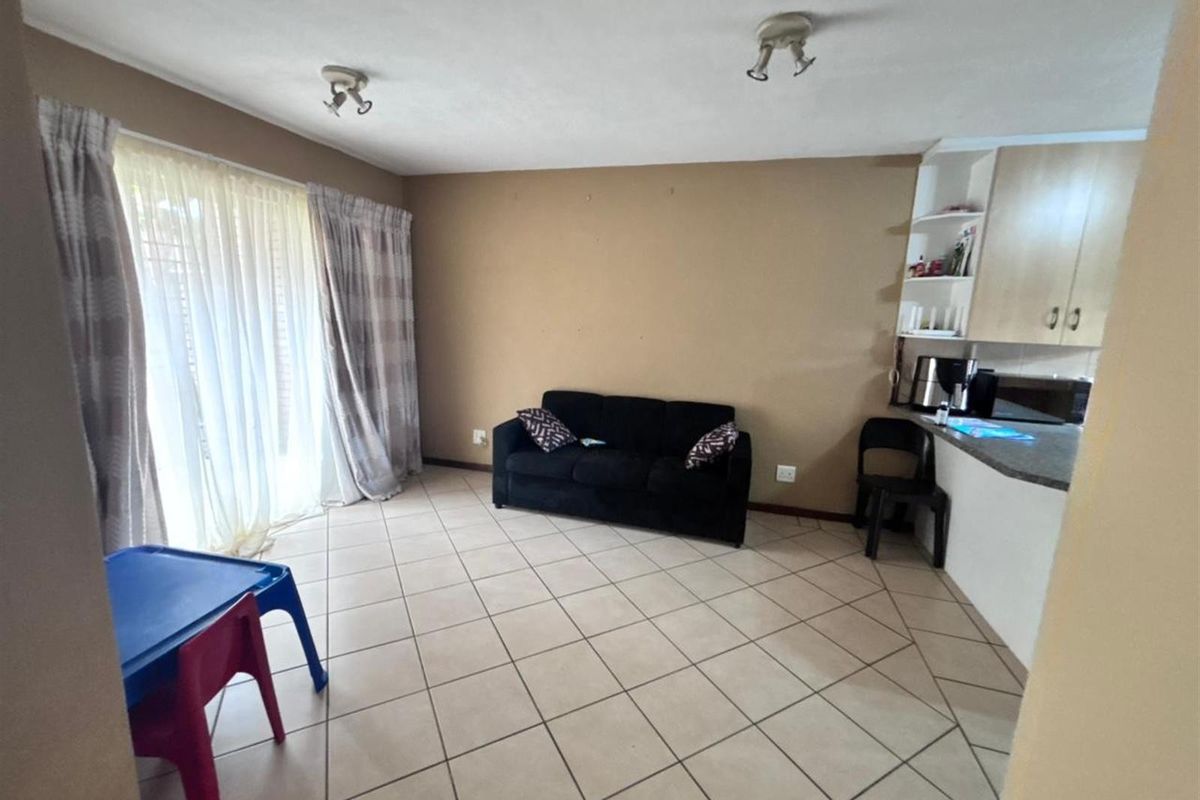Charming 2 bedroom ground floor apartment for rental in Wonderpark Estate - Photo 5