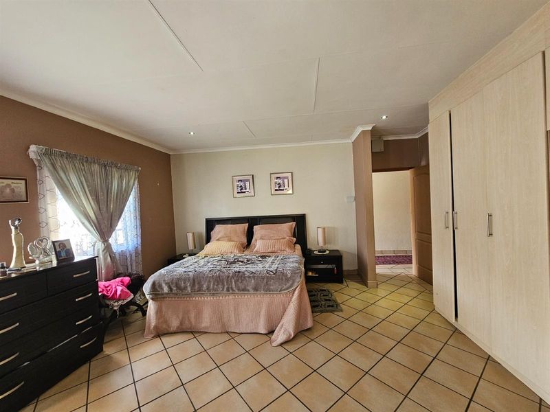 House For Sale in Colts Hill White River - Photo 4
