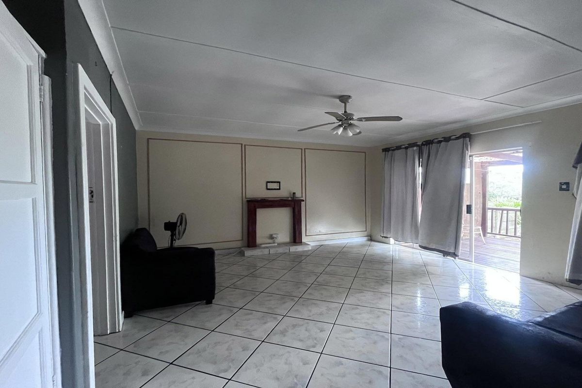 House For Sale in Stoneydrift, East London - Photo 3
