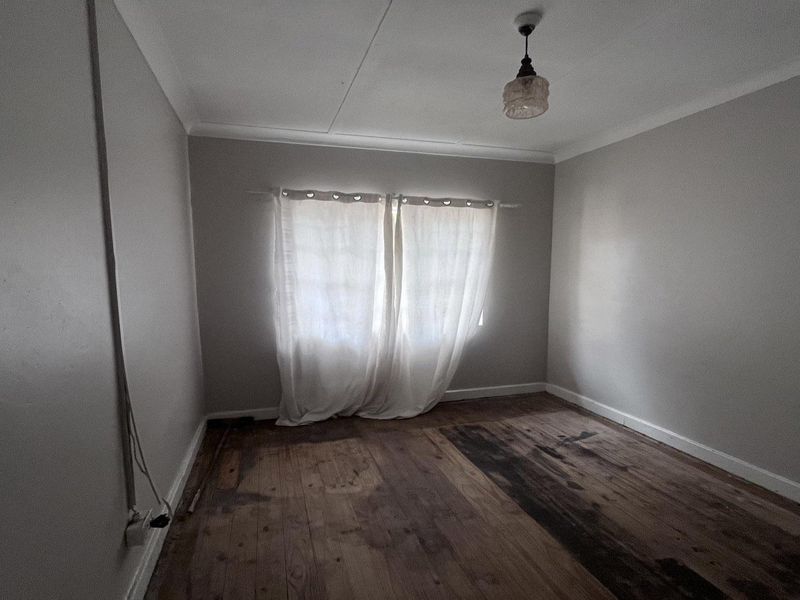 House For Sale in Stoneydrift, East London - Photo 5