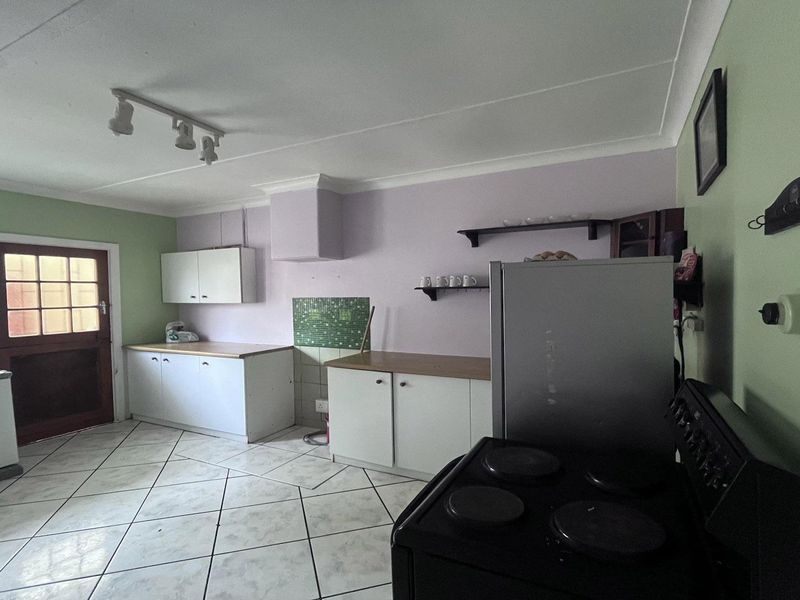 House For Sale in Stoneydrift, East London - Photo 2