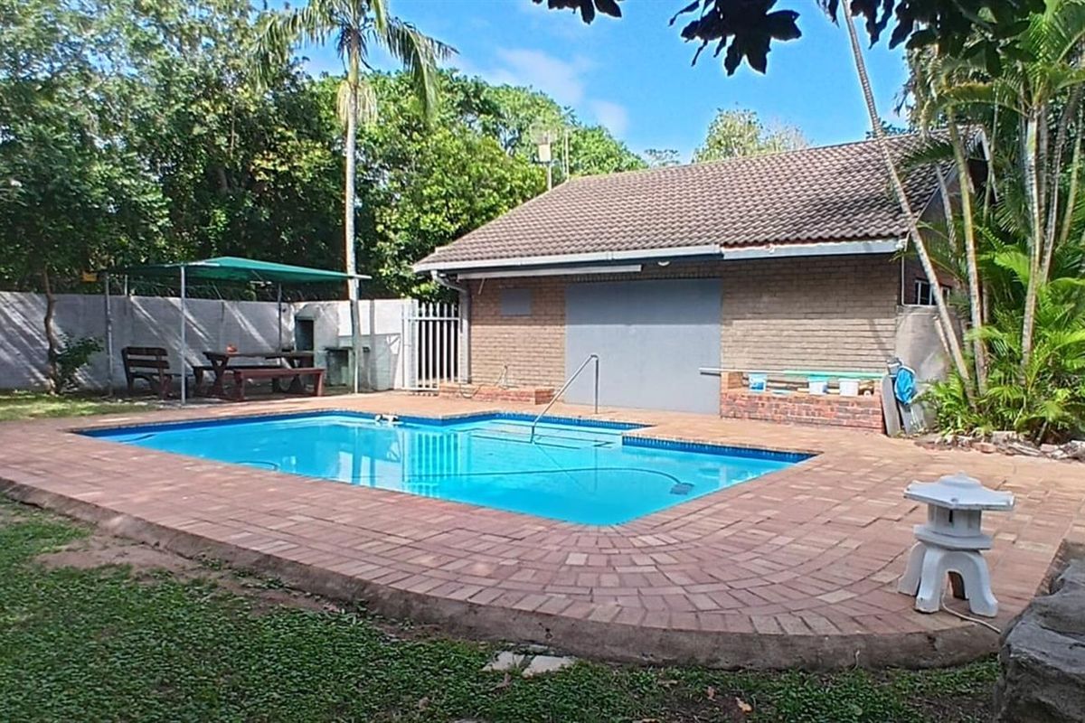 2 times 4 Bedroom Houses plus Granny flat for Sale in Meer En See, Richards Bay - Photo 4