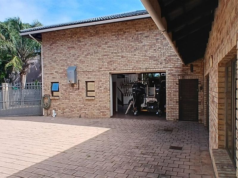 2 times 4 Bedroom Houses plus Granny flat for Sale in Meer En See, Richards Bay - Photo 7