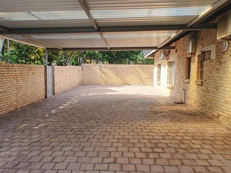 2 times 4 Bedroom Houses plus Granny flat for Sale in Meer En See, Richards Bay - Photo 6