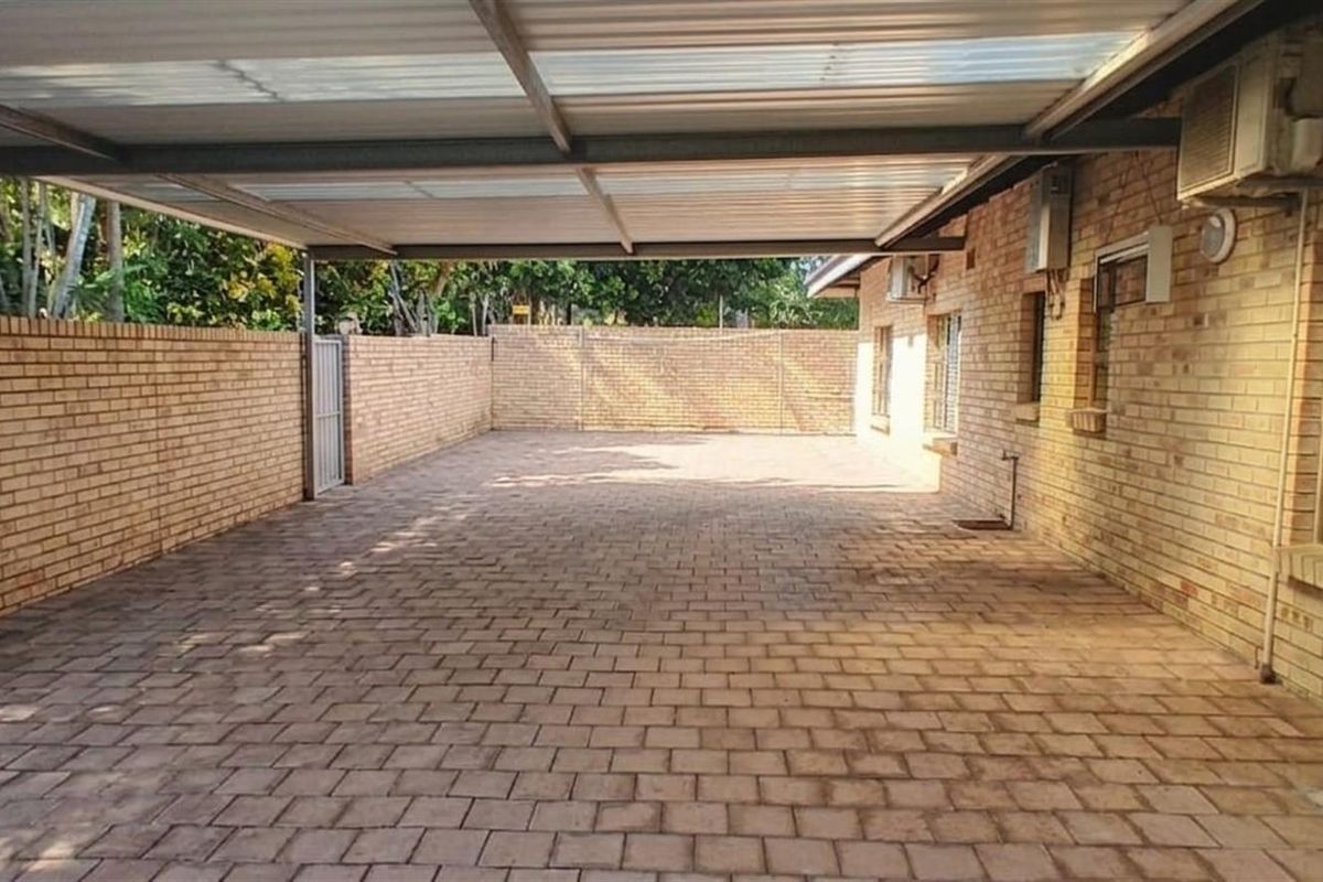 2 times 4 Bedroom Houses plus Granny flat for Sale in Meer En See, Richards Bay - Photo 5