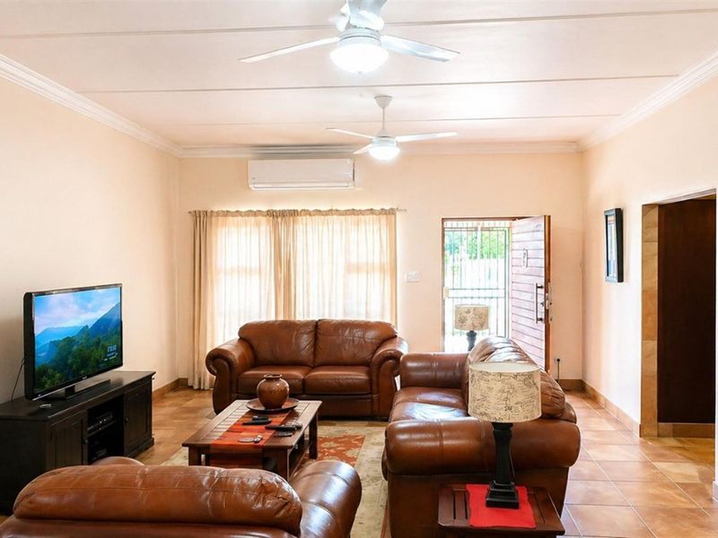 2 times 4 Bedroom Houses plus Granny flat for Sale in Meer En See, Richards Bay - Photo 8