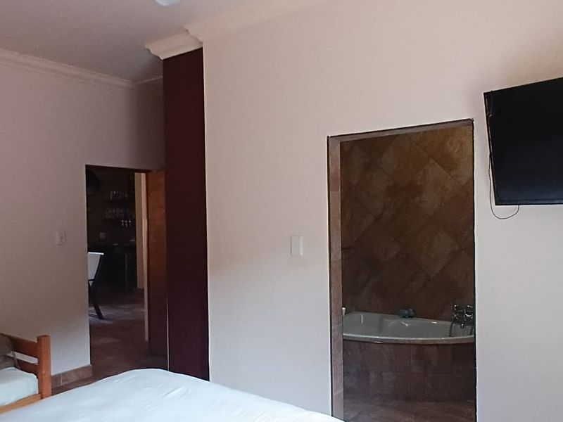 2 times 4 Bedroom Houses plus Granny flat for Sale in Meer En See, Richards Bay - Photo 8