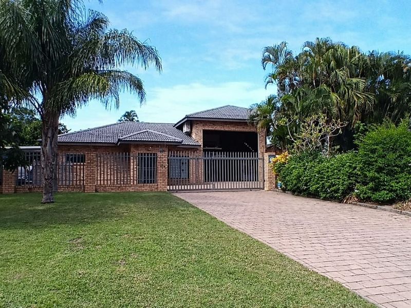 2 times 4 Bedroom Houses plus Granny flat for Sale in Meer En See, Richards Bay - Photo 6