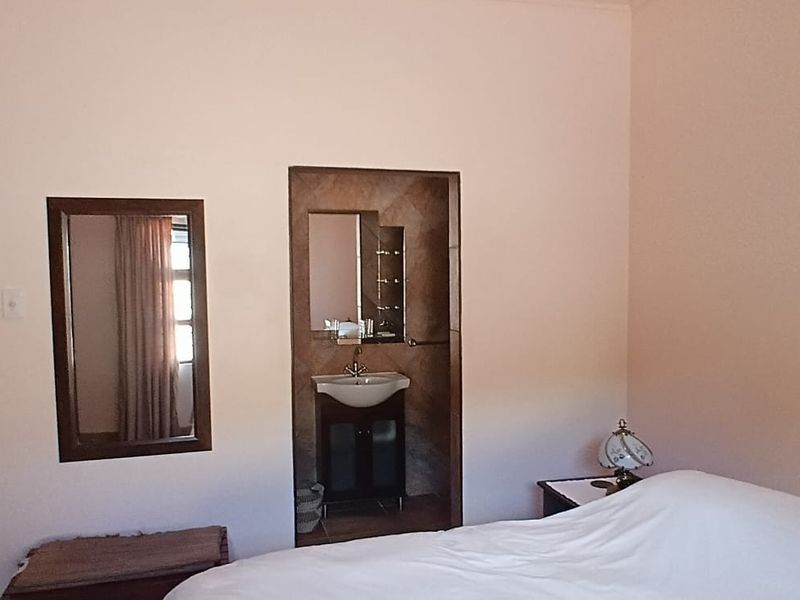 2 times 4 Bedroom Houses plus Granny flat for Sale in Meer En See, Richards Bay - Photo 9