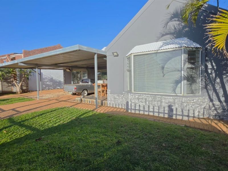 Spacious Family Home for Sale in Jeffreys Bay | Near Beaches, Surf Spots andTop Schools - Photo 2