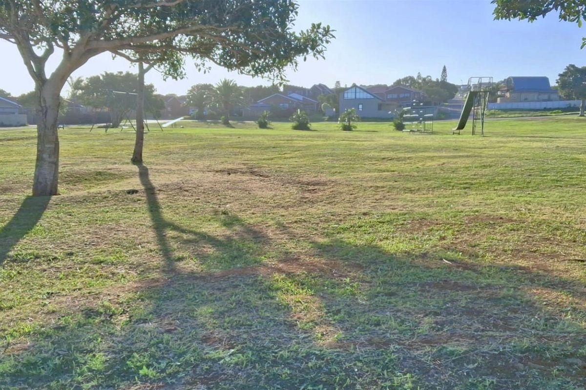 Spacious 4 Bedroom Family Home with Entertainment area | Near Beaches, Surf Spots - Photo 4
