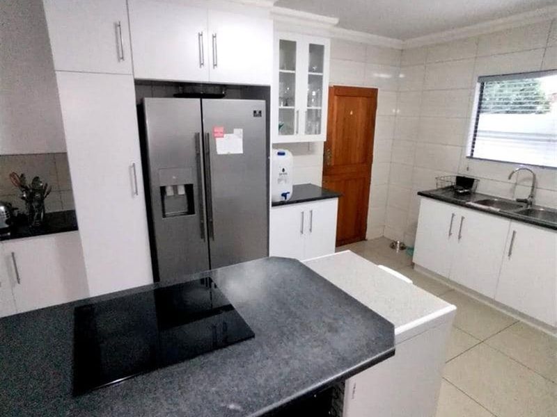House For Sale in Vergenoeg, Kimberley - Photo 2