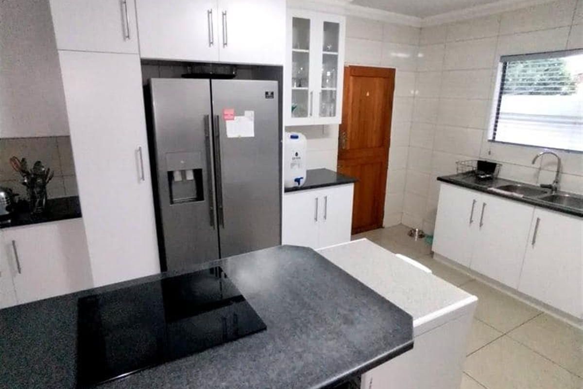 House For Sale in Vergenoeg, Kimberley - Photo 2
