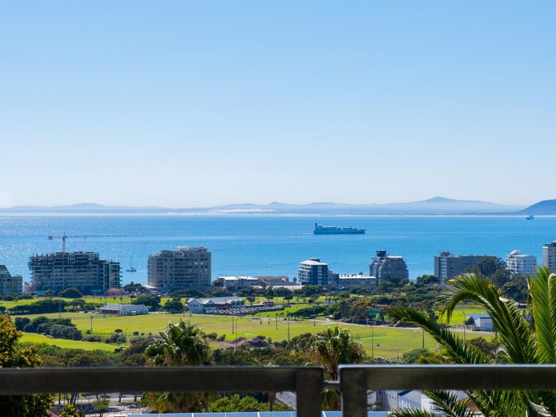 5 Bedroom Green Point Home with 220 sqm Rooftop Terrace, Ocean Views and Airbnb Flatlet - Photo 10
