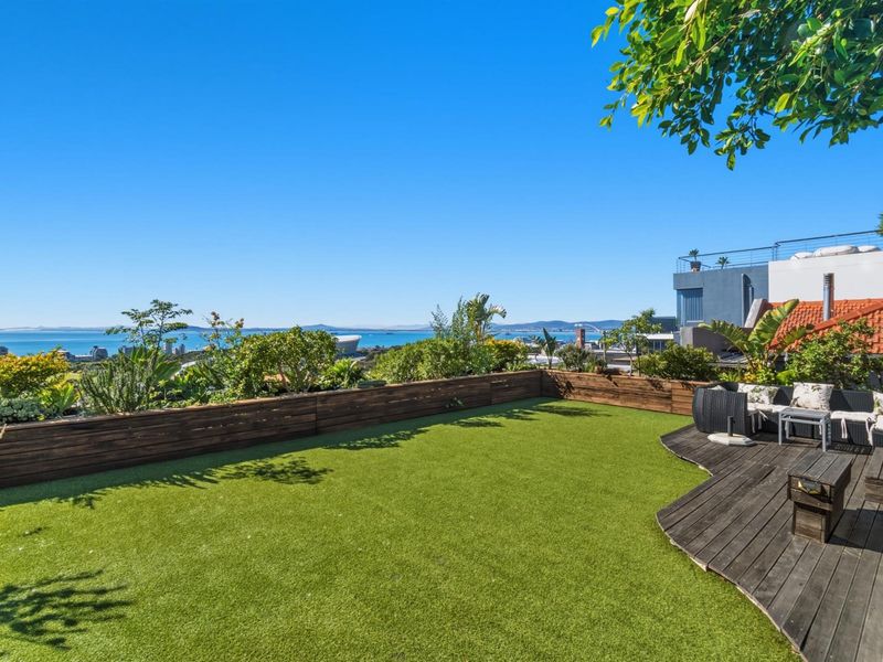 5 Bedroom Green Point Home with 220 sqm Rooftop Terrace, Ocean Views and Airbnb Flatlet - Photo 9