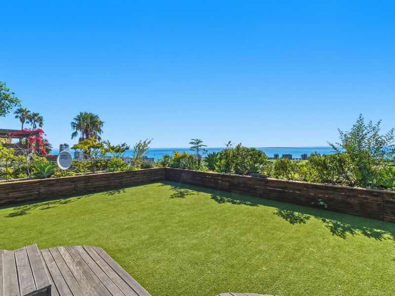 5 Bedroom Green Point Home with 220 sqm Rooftop Terrace, Ocean Views and Airbnb Flatlet - Photo 3