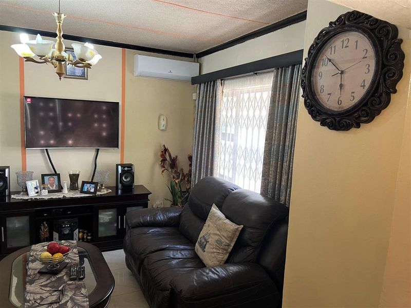 House For Sale in Wyebank, Kloof, KwaZulu Natal - Photo 8