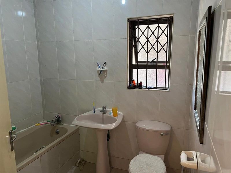 House For Sale in Wyebank, Kloof, KwaZulu Natal - Photo 10
