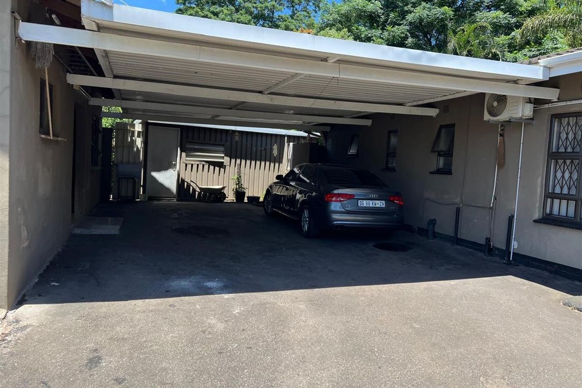 House For Sale in Wyebank, Kloof, KwaZulu Natal - Photo 2