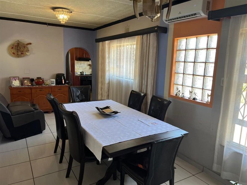 House For Sale in Wyebank, Kloof, KwaZulu Natal - Photo 5
