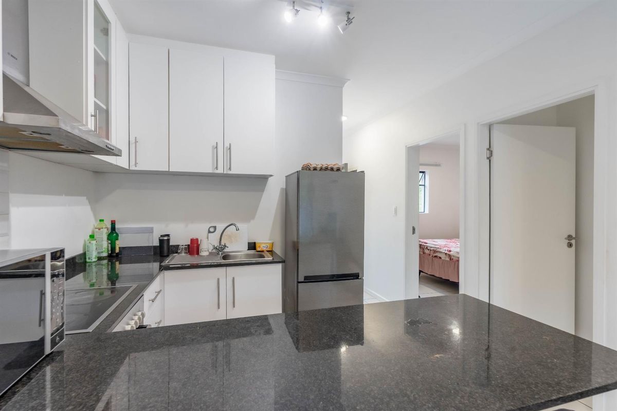 Luxury and Modern Apartment For Sale in Waterfall, KwaZulu-Natal - Photo 3