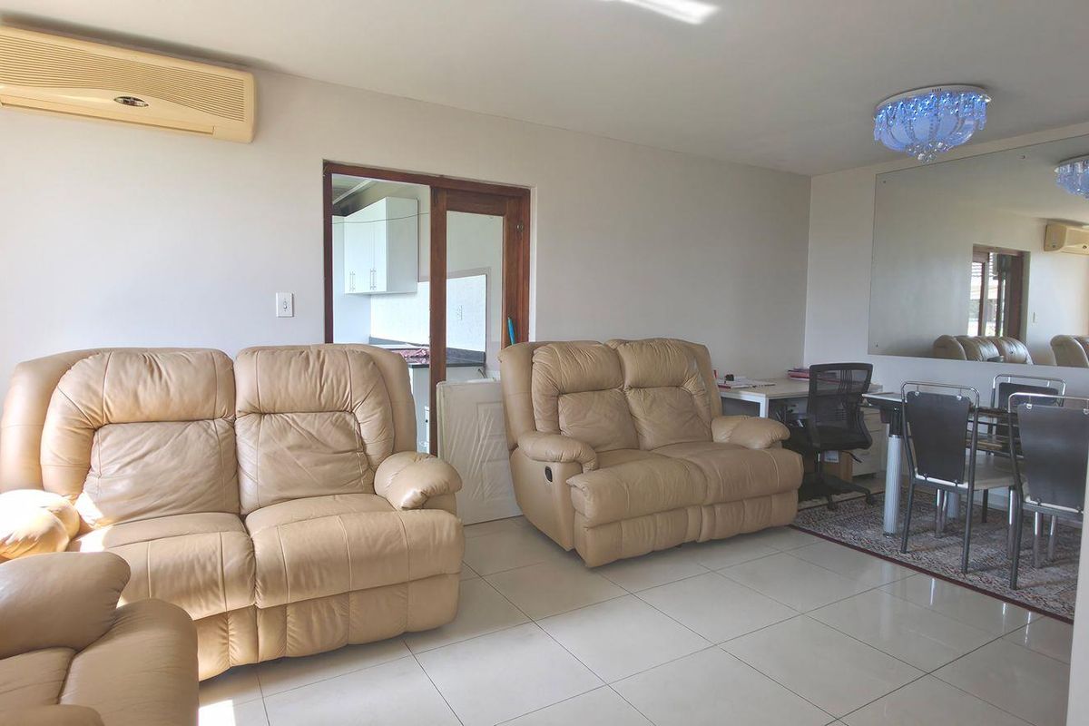TOWNHOUSE For Sale in Morningside, Durban, KwaZulu Natal - Photo 4