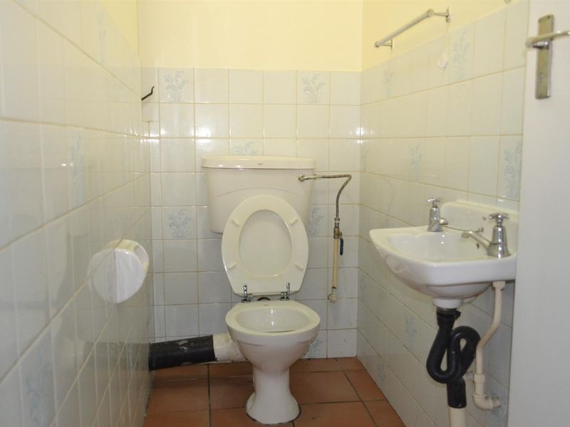 Townhouse To Rent in Eastleigh, Edenvale - Photo 9
