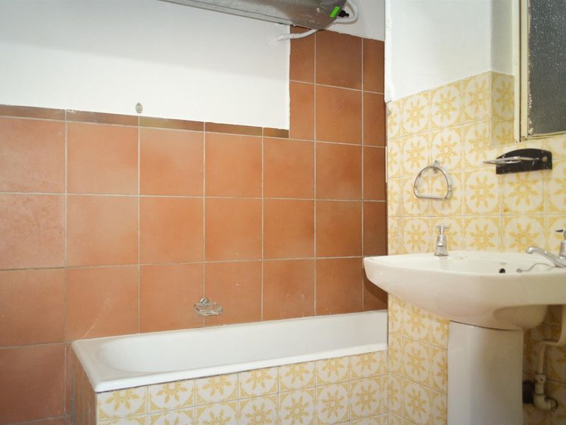 Townhouse To Rent in Eastleigh, Edenvale - Photo 8