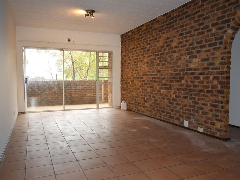 Townhouse To Rent in Eastleigh, Edenvale - Photo 2