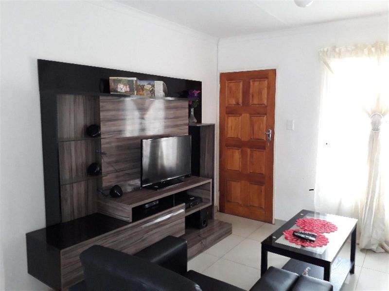 2 Bedroom House  For Sale in Mahube Valley, Gemvalley , Pretoria - Photo 8