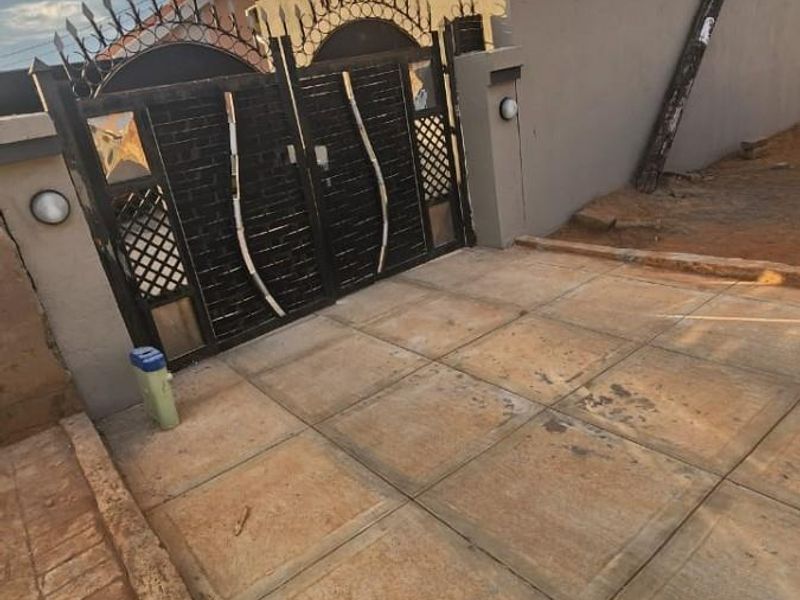 2 Bedroom House  For Sale in Mahube Valley, Gemvalley , Pretoria - Photo 5