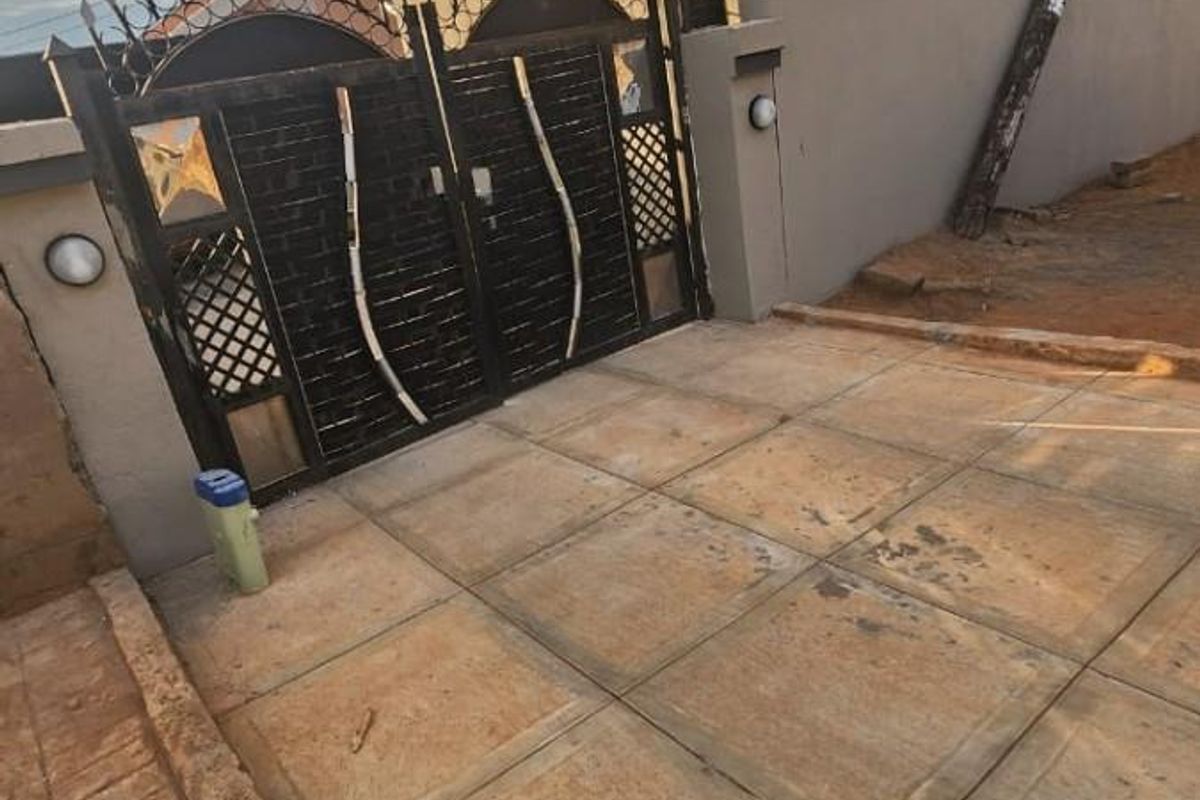 2 Bedroom House  For Sale in Mahube Valley, Gemvalley , Pretoria - Photo 5